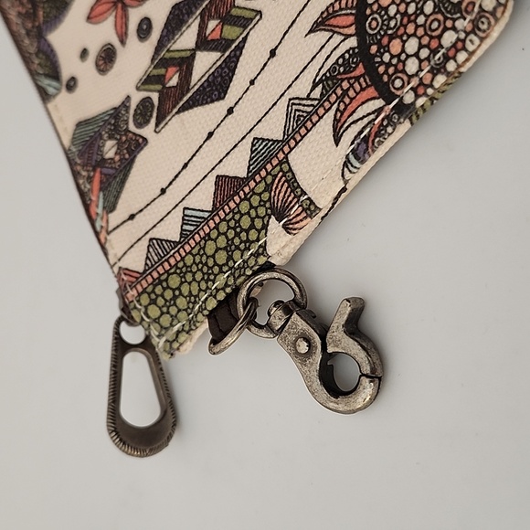 Sakroots Convertible Crossbody Bag w/Free Wallet - Picture 14 of 15